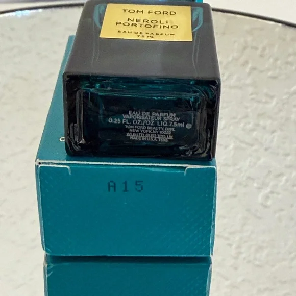 Tom Ford Neroli Portofino eau de parfum travel spray 7.5ml - Picture 10 of 10